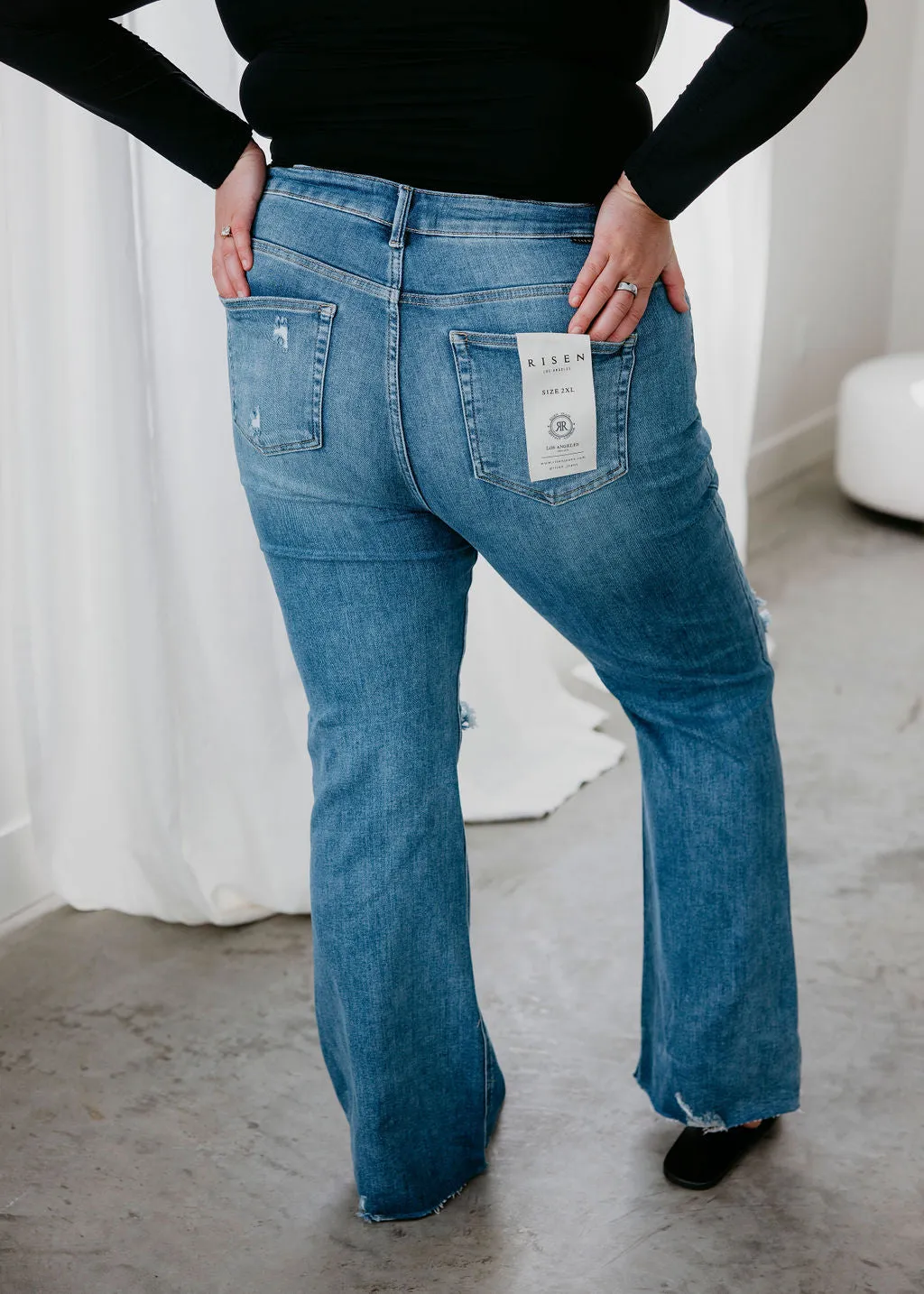 Curvy Lian Risen Flare Jeans