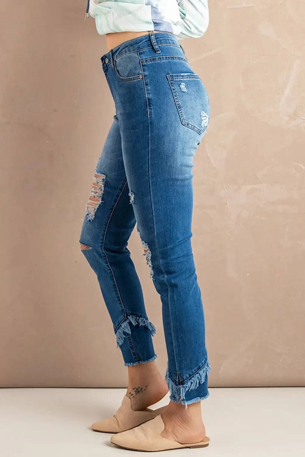Distressed & Frayed Skinny Jeans